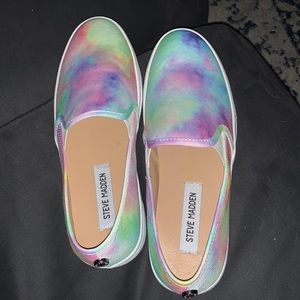 Steve Madden tie dye slip on shoes